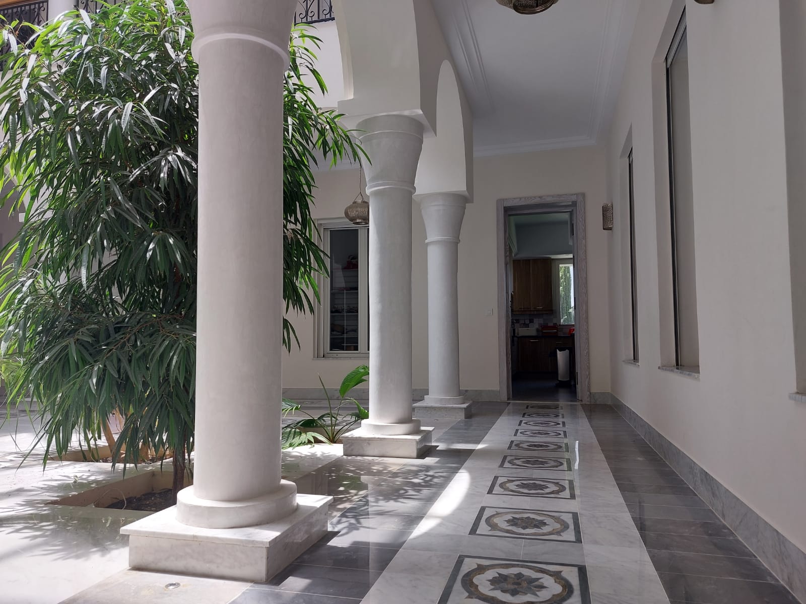 Villa de maître S+7 à La Soukra 